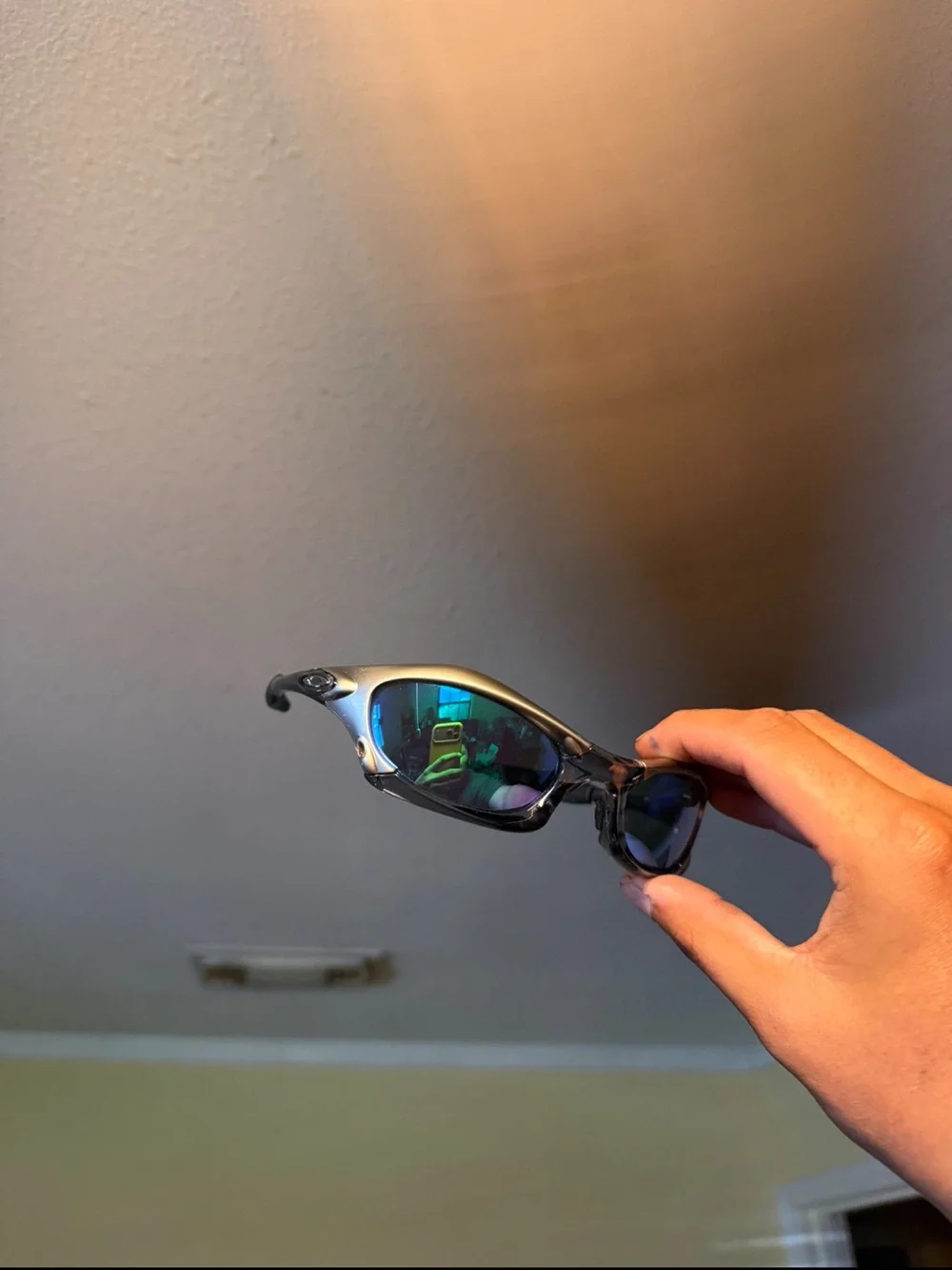 Sporty Mirrored Lens Sunglasses - Black Frame, Green/Blue Mirrors Oakleys